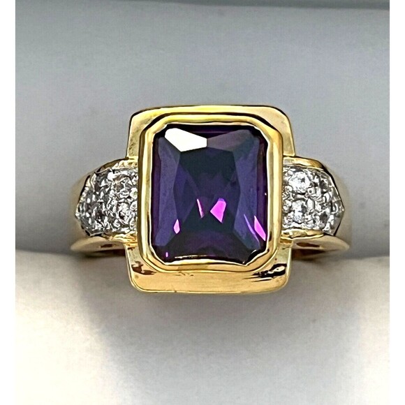 Vintage Designer Ring Size 7 Gold Plated Bezel Set Purple CZ Never Worn  5C - Picture 1 of 9